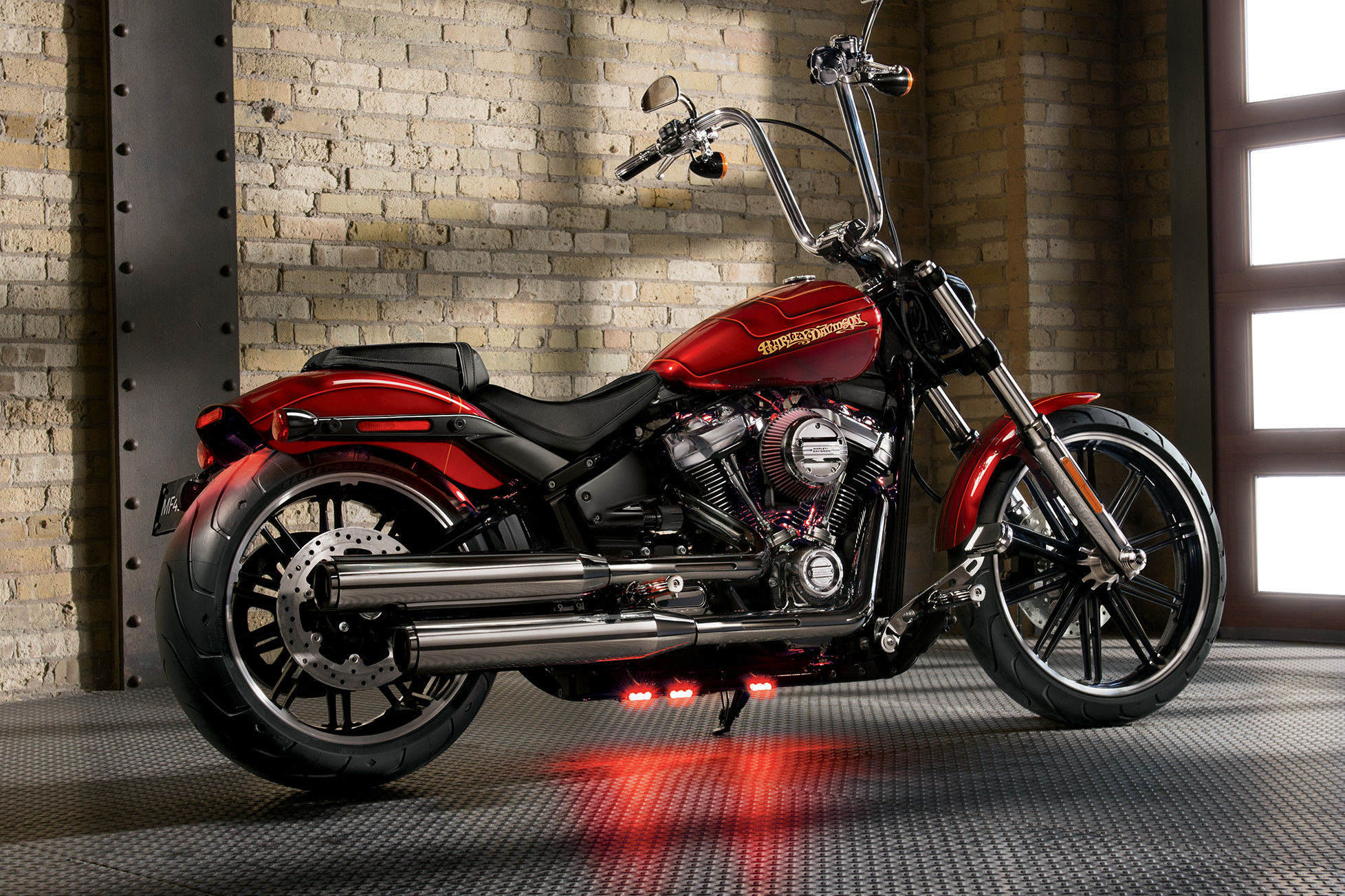 Softail-breakout-gallery-7 - Harley-Davidson® Pavia